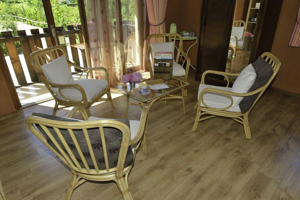 La Parenthese Bed & Breakfast Saint-Genix-sur-Guiers Exterior photo